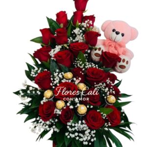 Arreglo de Rosas Rojas con Chocolates Ferrero y Peluche 09