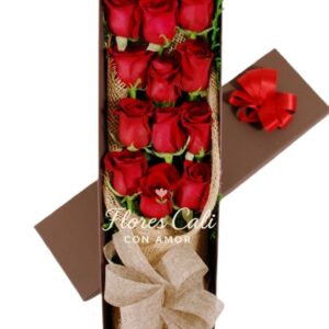 Caja de Rosas Rojas con Moño Rústico 12