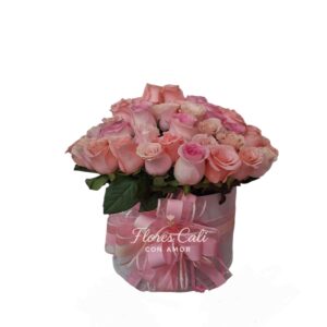 Arreglo de Rosas Rosadas en Caja Decorativa