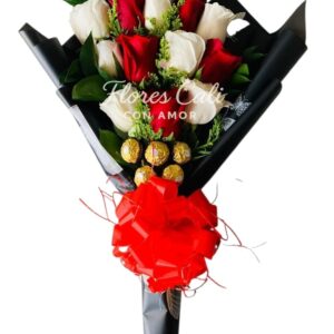 Bouquet de Rosas Rojas y Blancas 23