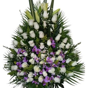 Abanico de Rosas Blancas y Lirios 02