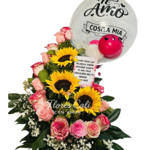 Arreglo floral con girasoles y rosas rosadas 30